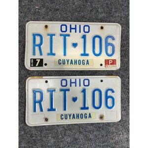 1985 Sticker Automobilia Vintage Ohio License Plate Pair RIT-106 Cuyahoga